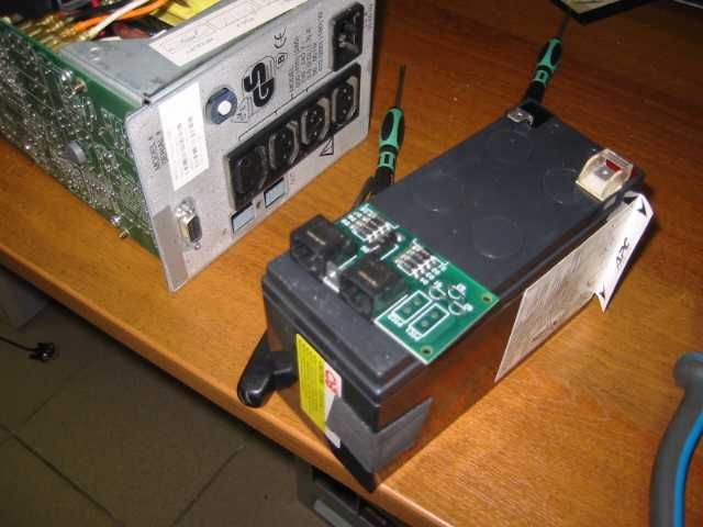 restoration-charging-accumulator-in-UPS